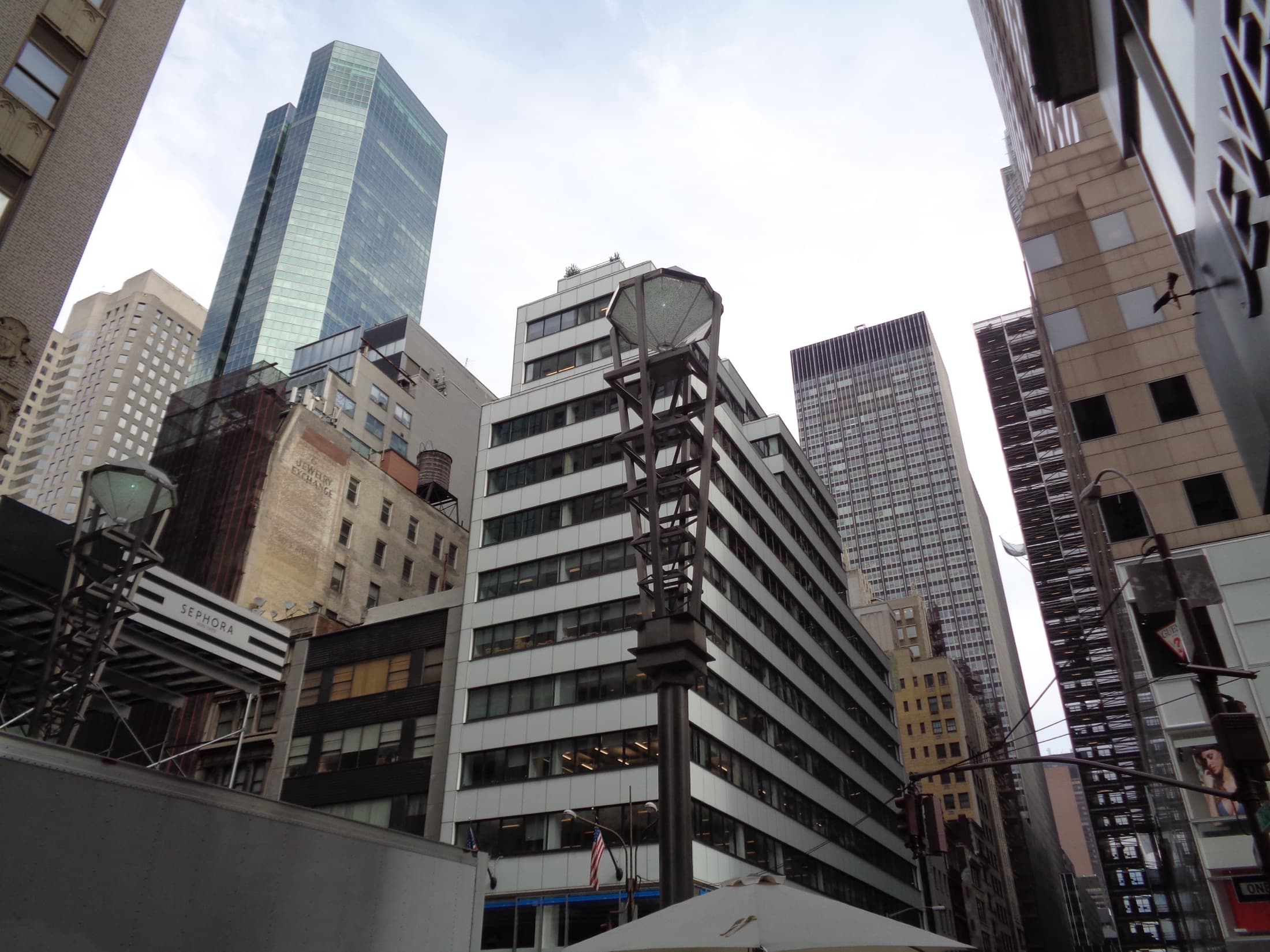 W 47th St 5th Av — Diamond District, Manhattan W 47th St 5th Av — Diamond District, Manhattan